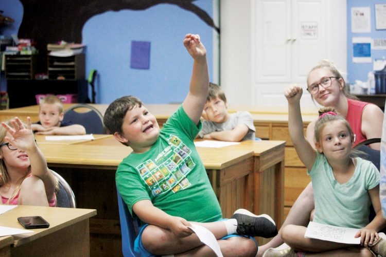 Children try their hand at sign language | News, Sports, Jobs ...